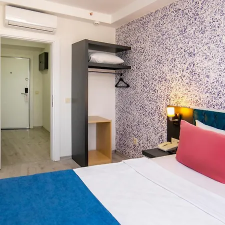 Royal Towers Lara Hotel Kemeragzi